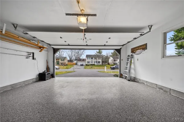 $339,900 | 6234 Wynmoor Drive, Cicero, NY 13039