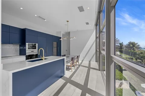 $4,770,000 | 5875 Collins Avenue, Unit 401, Miami Beach, FL 33140