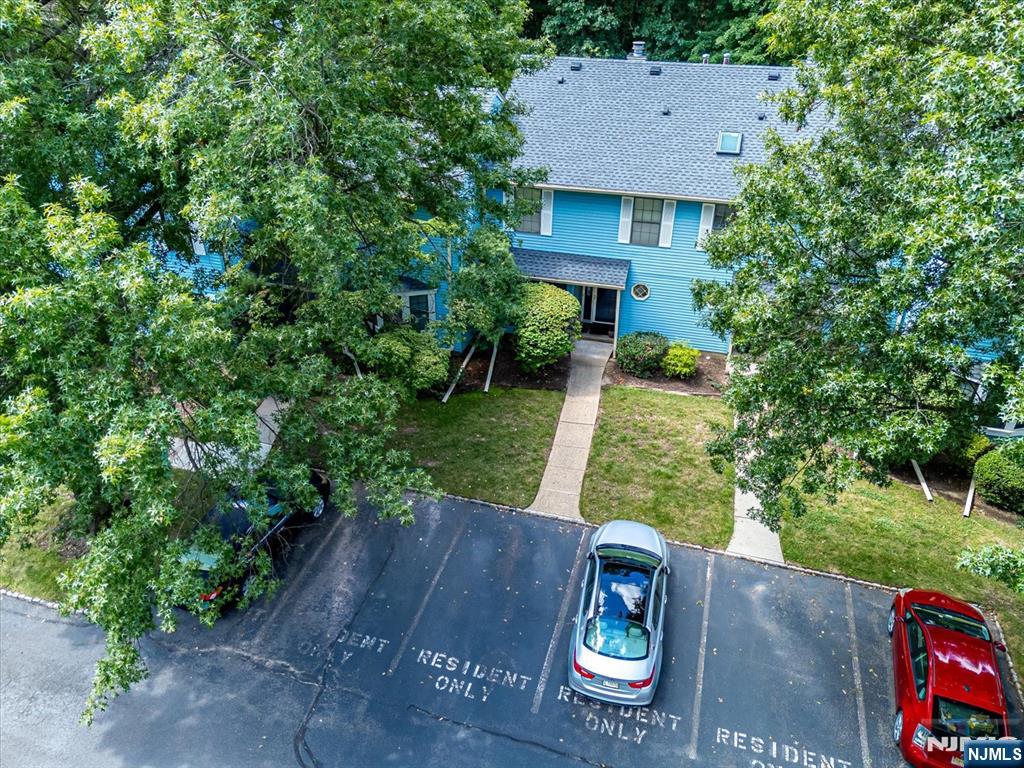 1303 Timber Oaks Road, Unit 1303 Edison, NJ 08820 - Photo 9 of 16 Gallery Image 9
