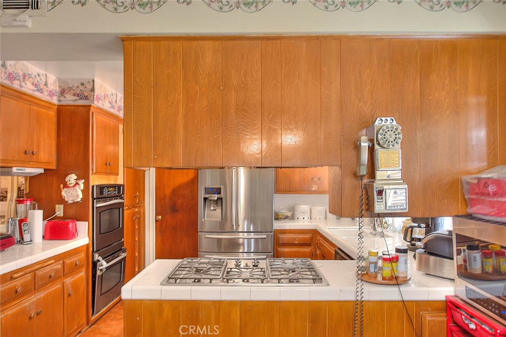 5737 Riverside Avenue Rialto, CA 92377 - Photo 7 of 33
