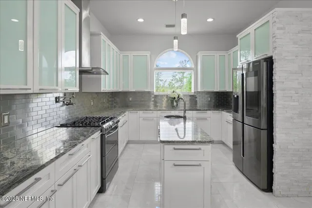 $1,230,000 | 9835 Southwest 80th Place, Hampton, FL 32044