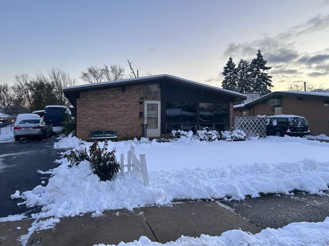 $2,800 | 233 Natoma Avenue, Addison, IL 60101