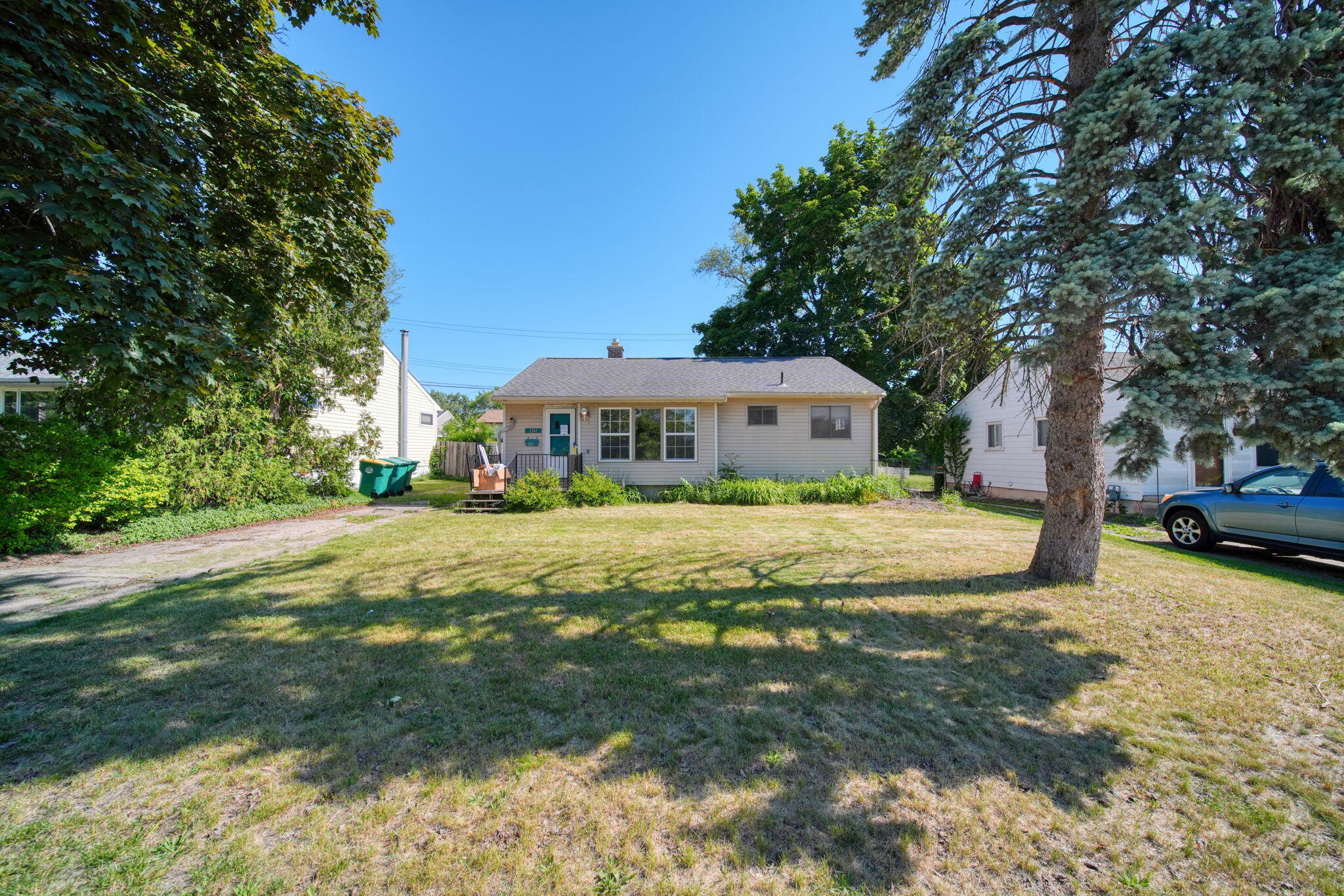 1241 Grove Road Ypsilanti, MI 48198 - Photo 4 of 35 1-web-or-mls-DSC05939_HDR