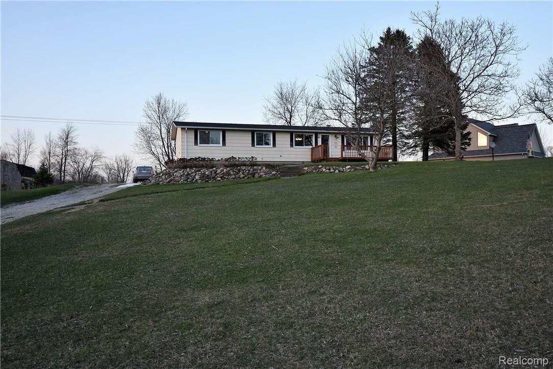 12081 Green Road Goodrich, MI 48438 - Photo 3 of 29 DSC_4789.JPG