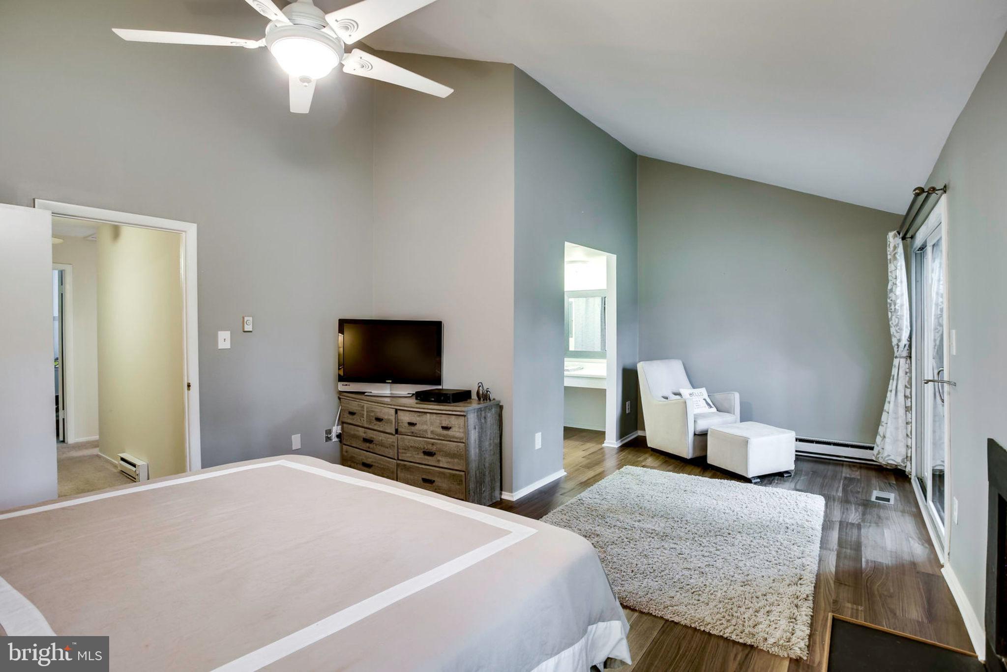 2160 Glencourse Lane Reston, VA 20191 - Photo 22 of 43 Sitting area to read a good book.