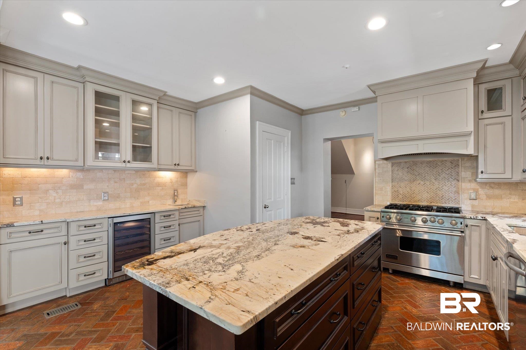 255 Adams Street Mobile, AL 36603 - Photo 11 of 32