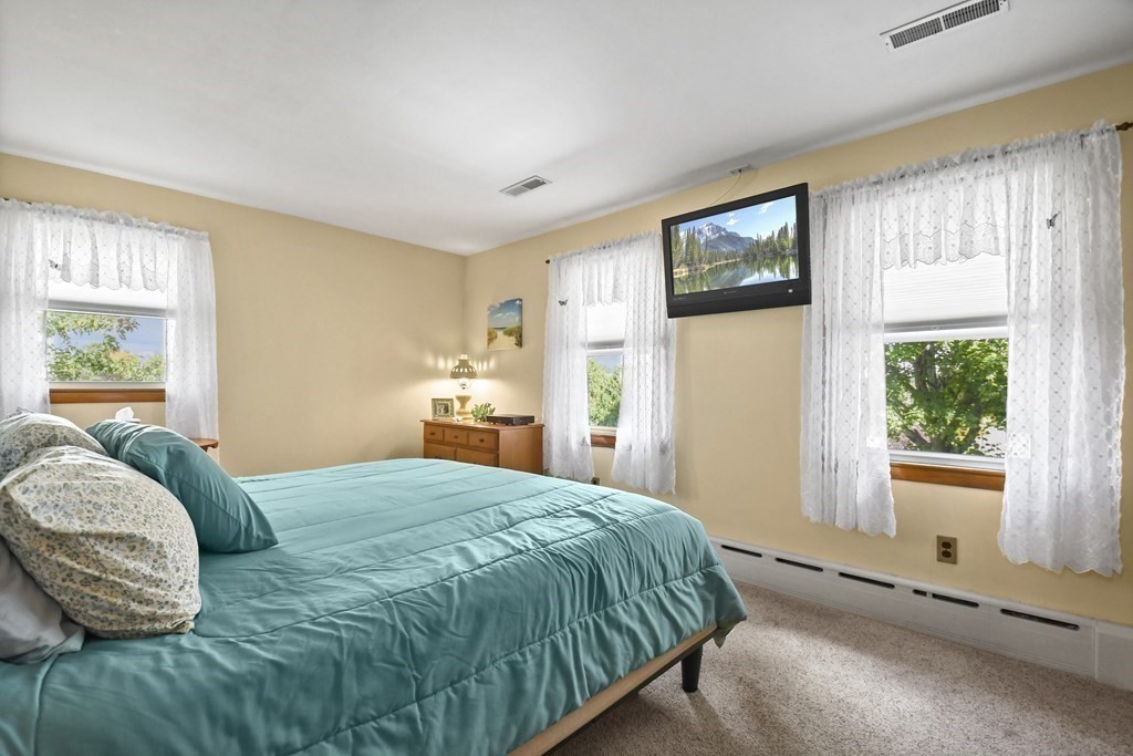 88 Cambridge Road Woburn, MA 01801 - Photo 13 of 31 Gallery Image 13
