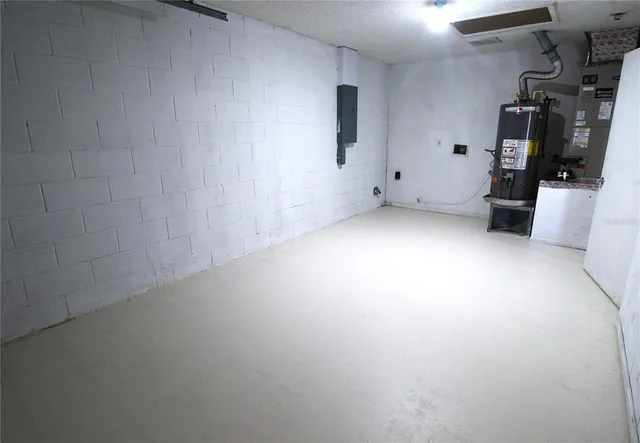 $2,150 | 1604 27th Avenue East, Bradenton, FL 34208