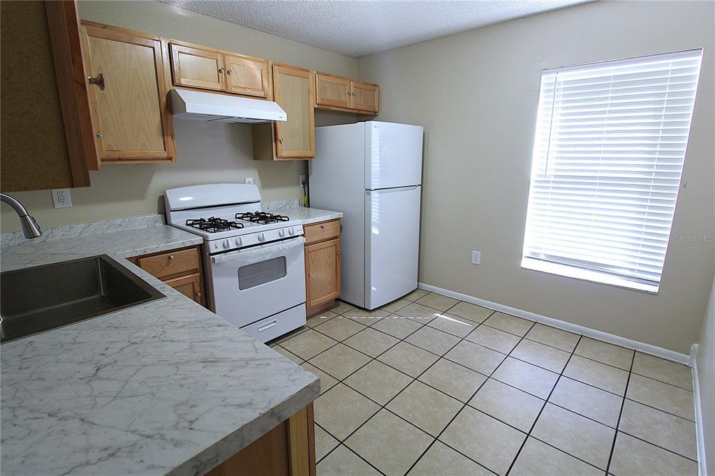 1604 27th Avenue East Bradenton, FL 34208 - Photo 2 of 18