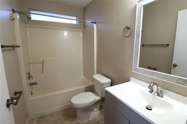 $2,150 | 1604 27th Avenue East, Bradenton, FL 34208