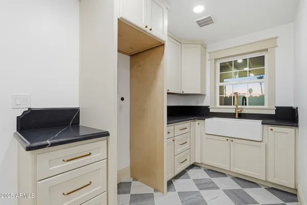 $1,699,999 | 2315 North 42nd Street, Phoenix, AZ 85008