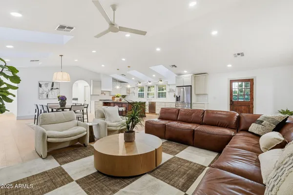 $1,699,999 | 2315 North 42nd Street, Phoenix, AZ 85008