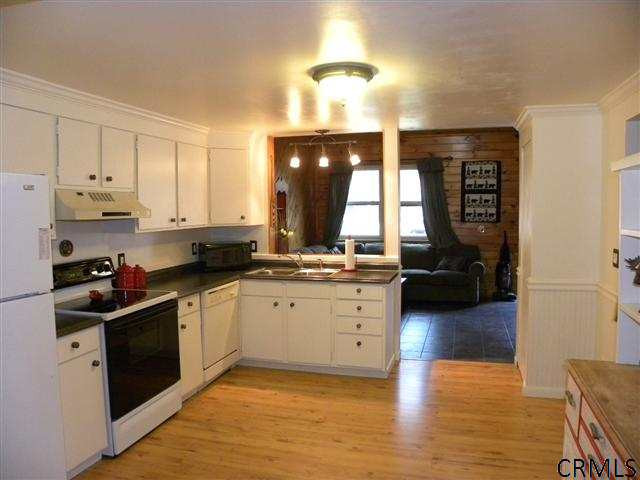 34 Wake Robin Road Malta, NY 12020 - Photo 2 of 14 Photo 2