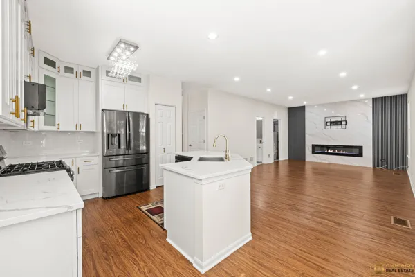 $3,600 | 1495 Dearborn Court, Unit 1495, Mount Prospect, IL 60056