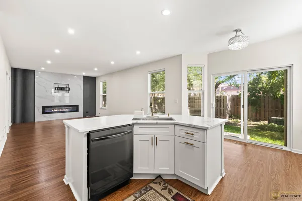 $3,600 | 1495 Dearborn Court, Unit 1495, Mount Prospect, IL 60056