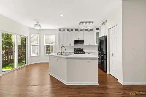 $3,600 | 1495 Dearborn Court, Unit 1495, Mount Prospect, IL 60056