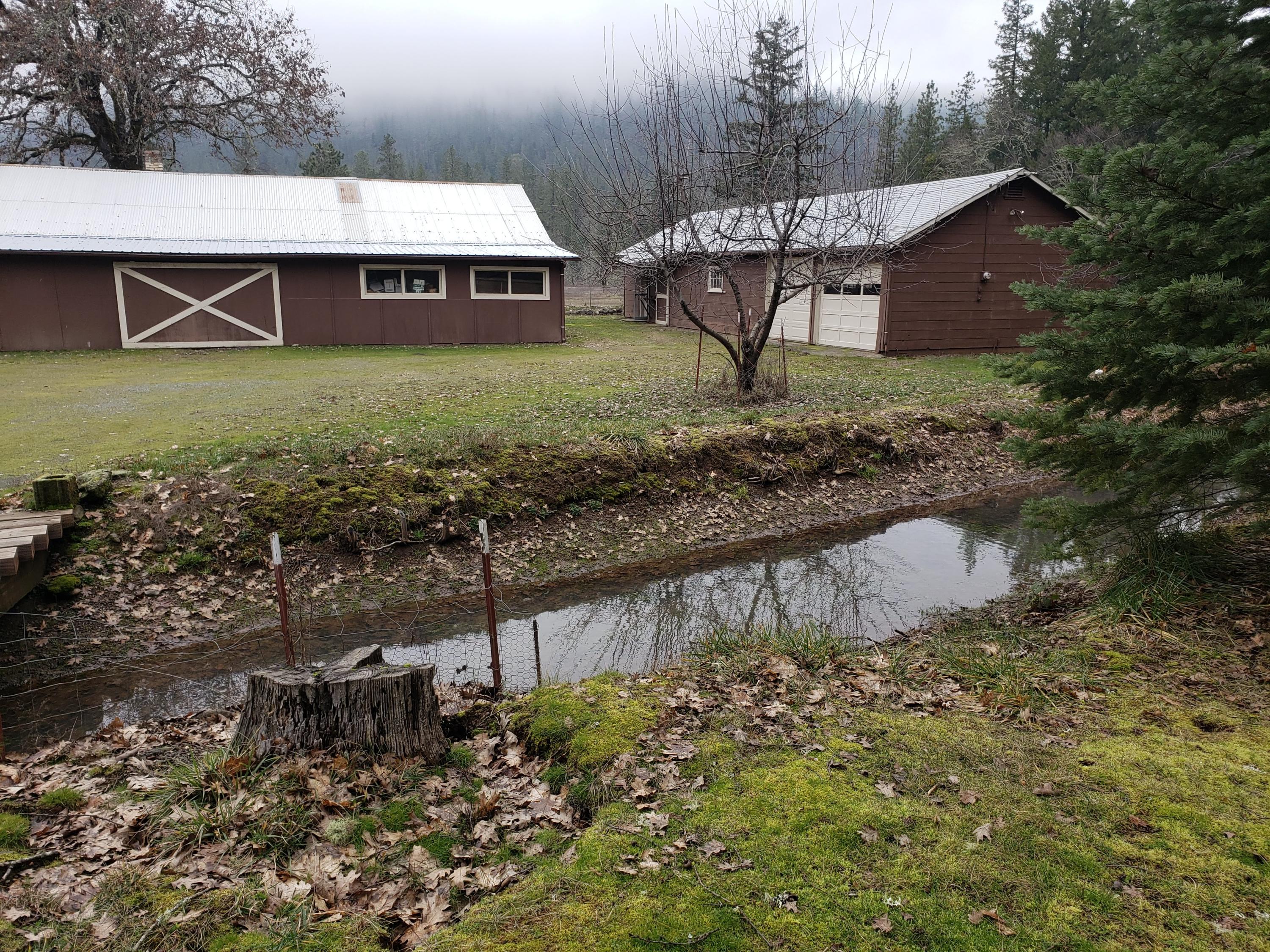 2830 Fish Hatchery Road Grants Pass, OR 97527 - Photo 8 of 11 20210205_122338