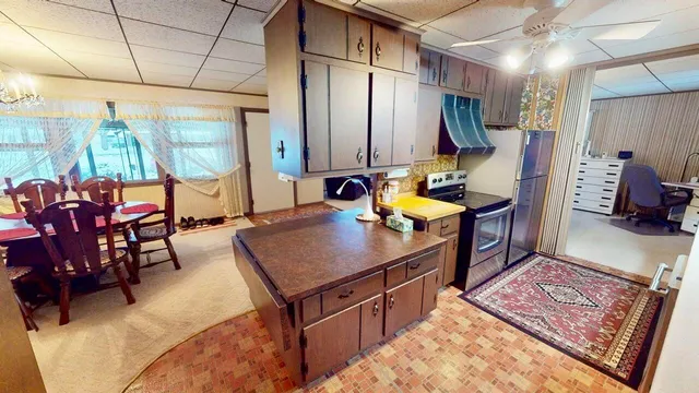 $225,000 | 3414 Parkway Boulevard, Two Rivers, WI 54241