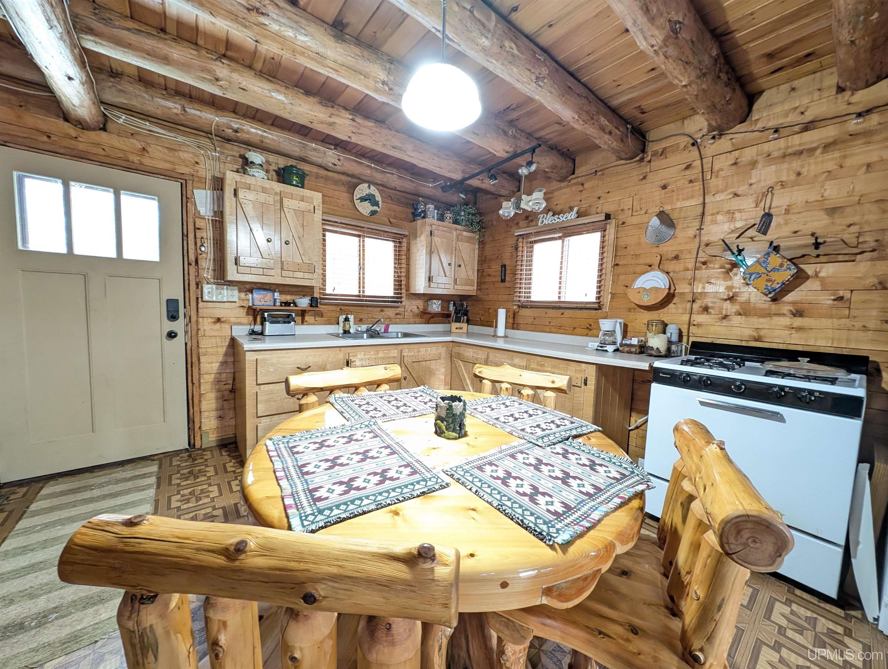 12237 33 Road Wetmore, MI 49895 - Photo 6 of 40 Gallery Image 6