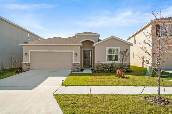 $2,950 | 32516 Osprey Peak Way, San Antonio, FL 33576