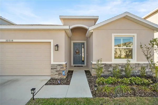 $2,950 | 32516 Osprey Peak Way, San Antonio, FL 33576