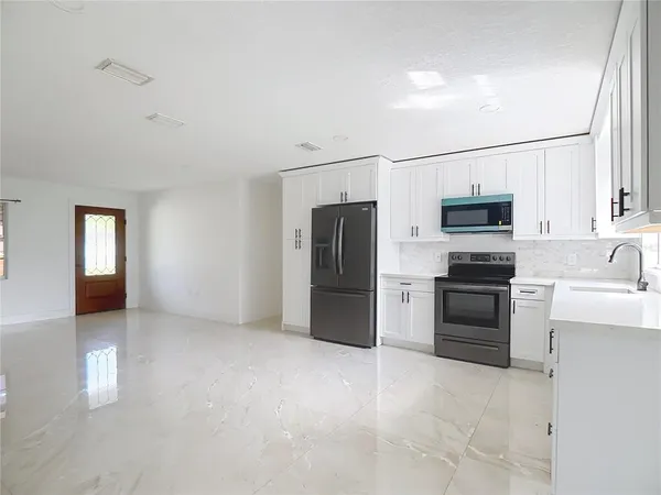 $2,075 | 201 Valencia Drive, Auburndale, FL 33823