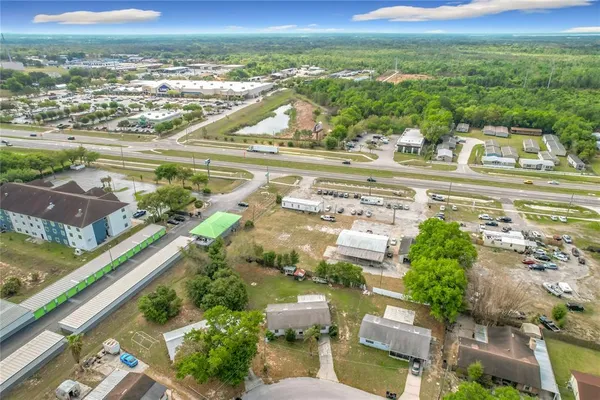$2,075 | 201 Valencia Drive, Auburndale, FL 33823