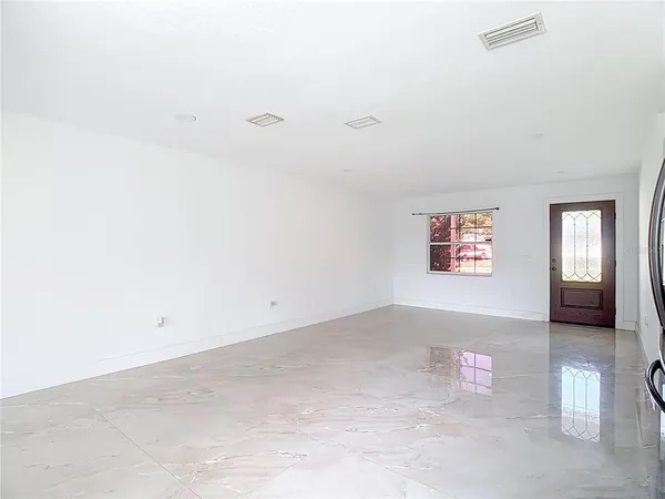 $2,075 | 201 Valencia Drive, Auburndale, FL 33823