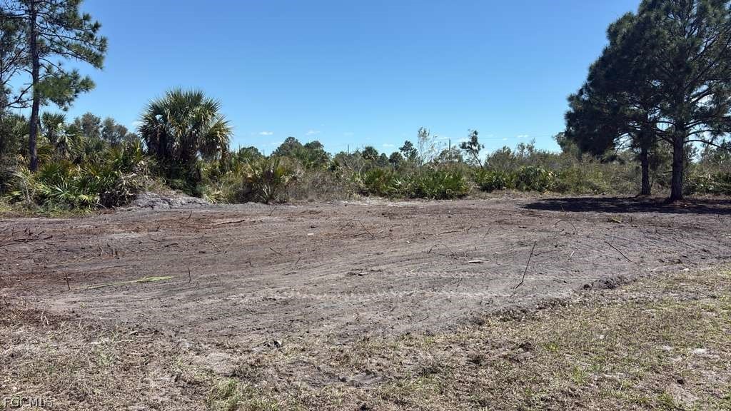 2915 68th Street West Lehigh Acres, FL 33971 - Photo 4 of 8