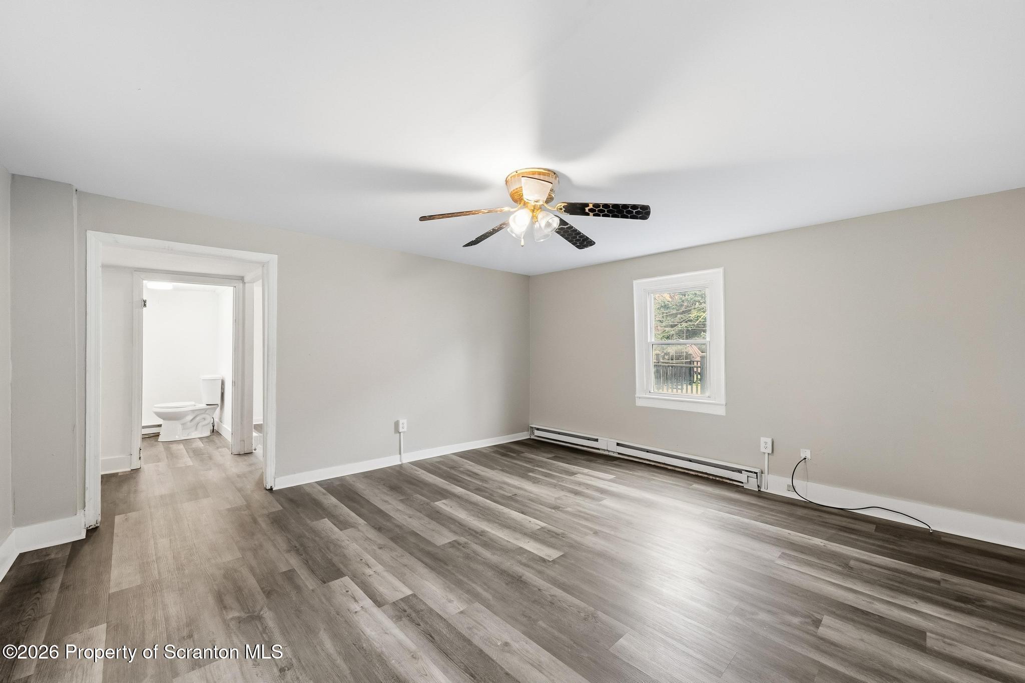 121 Throop Street Scranton, PA 18508 - Photo 10 of 40 DSC_8196