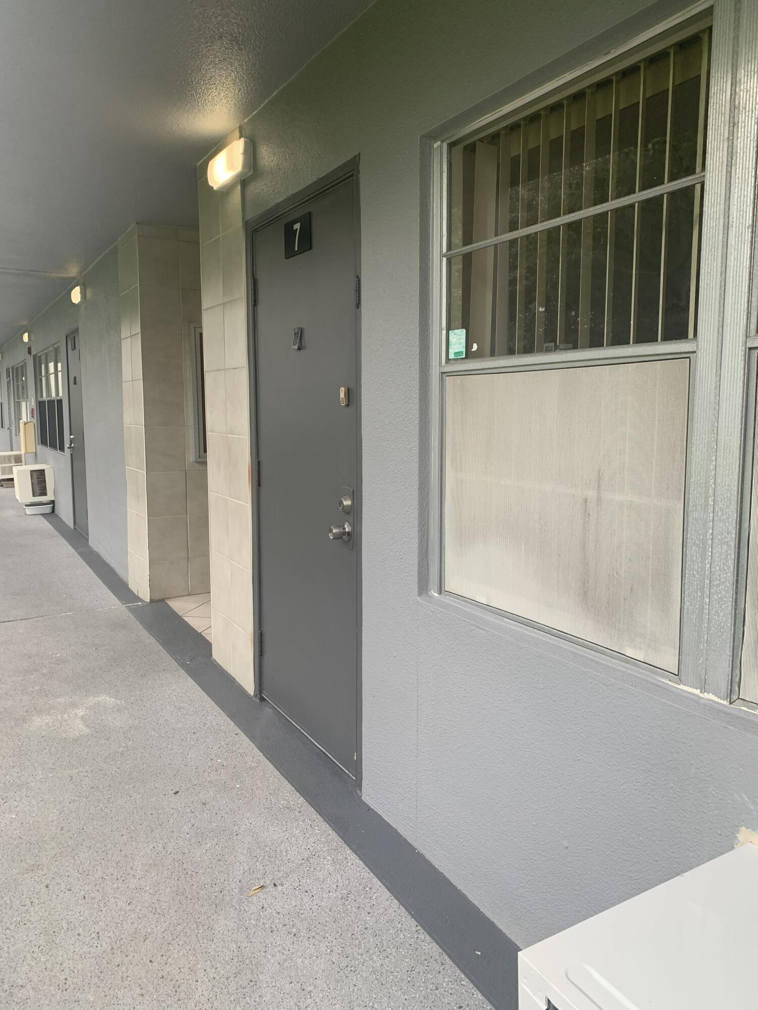 7 Suffolk A Boca Raton, FL 33434 - Photo 12 of 19 IMG_3674