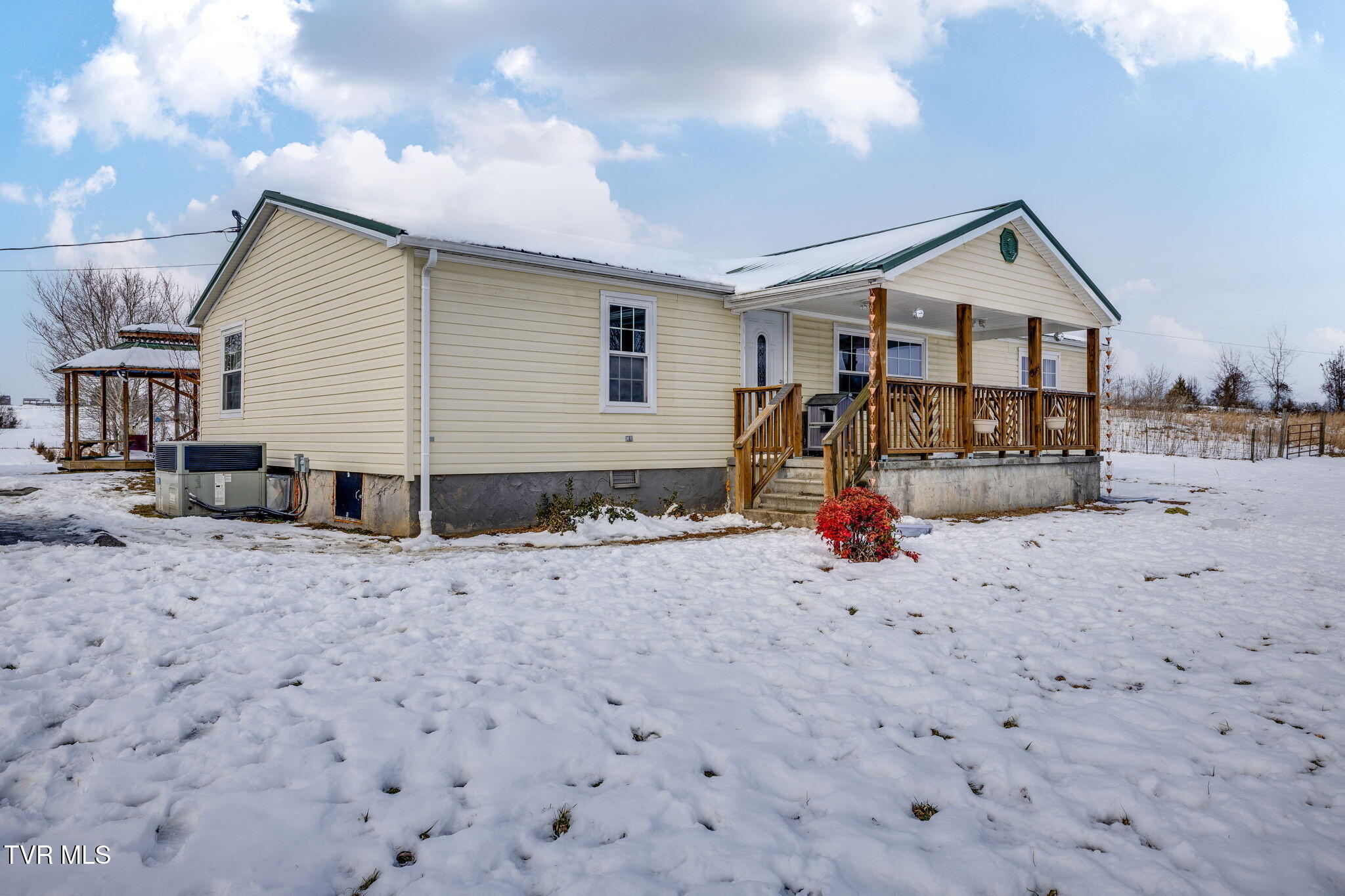 7185 Snapps Ferry Road Afton, TN 37616 - Photo 2 of 34 002