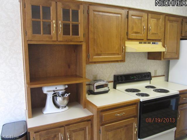 1074 Hampton Ridge Drive Akron, OH 44313 - Photo 2 of 25