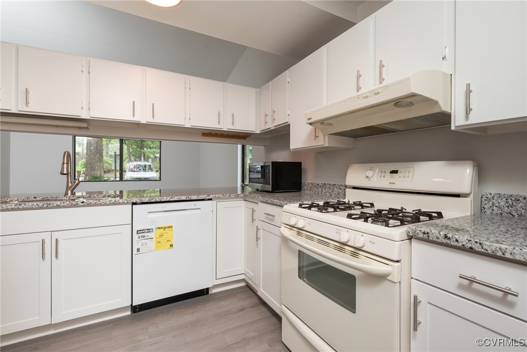 11914 West Briar Patch Drive Midlothian, VA 23113 - Photo 4 of 29