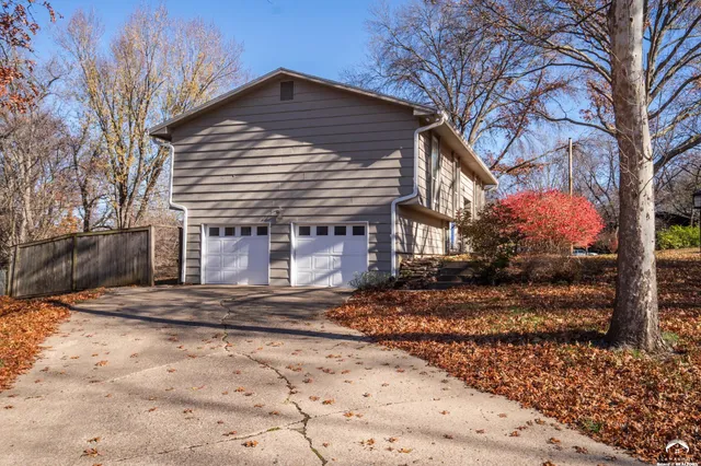 $329,900 | 3018 Topeka Lane, Lawrence, KS 66047