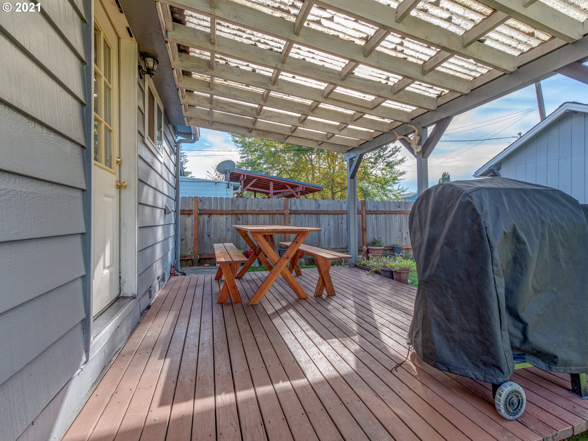756 North 23rd Street Springfield, OR 97477 - Photo 20 of 22 a view of deck with patio