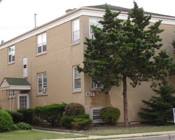 8519 Cermak Road North Riverside, IL 60546 - Photo 1 of 5