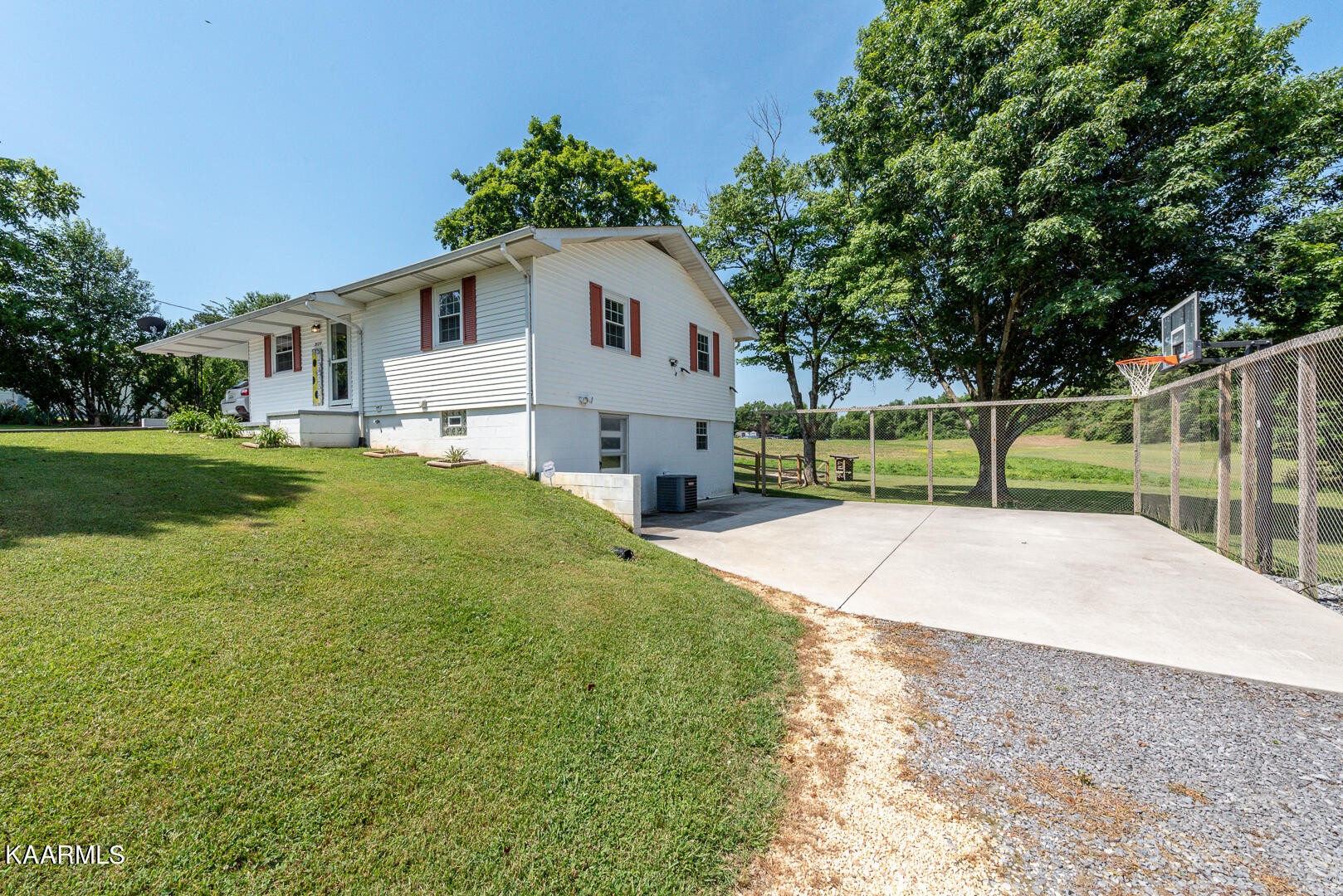 2125 Grey Ridge Road Maryville, TN 37801 - Photo 4 of 41 Gallery Image 4