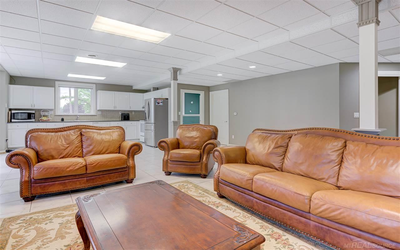 58 Kalhaven Road Rochester Hills, MI 48307 - Photo 38 of 46