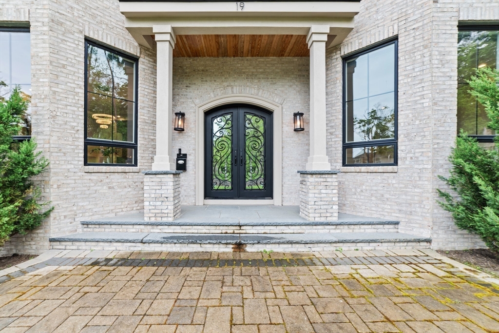 19 Boulder Road Newton, MA 02459 - Photo 2 of 42