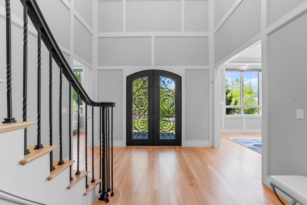 19 Boulder Road Newton, MA 02459 - Photo 4 of 42