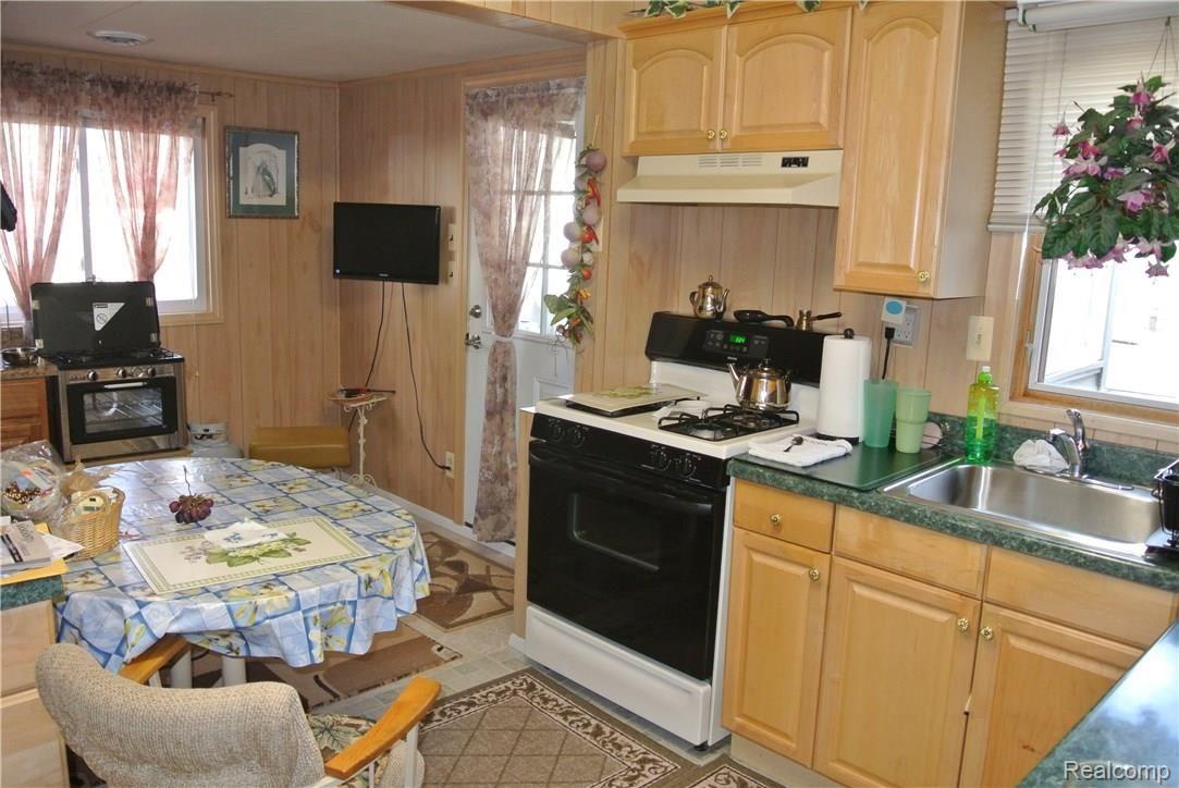 2789 Dearborn Avenue Rochester, MI 48309 - Photo 6 of 10 DSC_1380.JPG