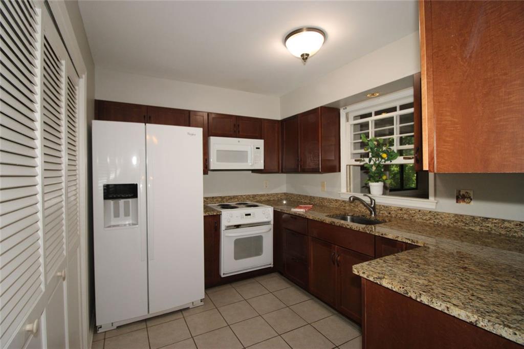 68 La Rue Place Northwest Atlanta, GA 30327 - Photo 15 of 72
