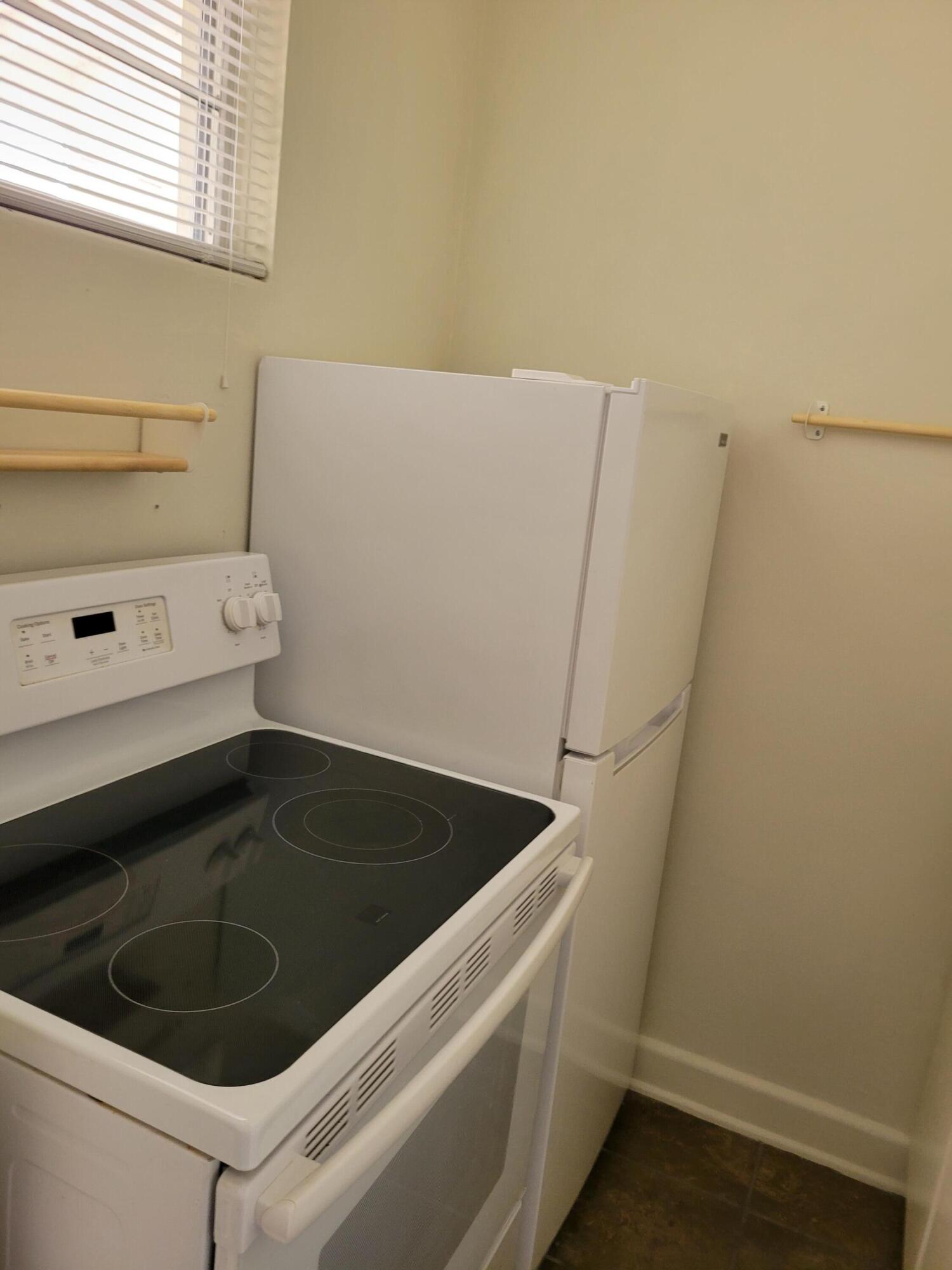 361 South County Road, Unit 4 Palm Beach, FL 33480 - Photo 4 of 6 Kitchen