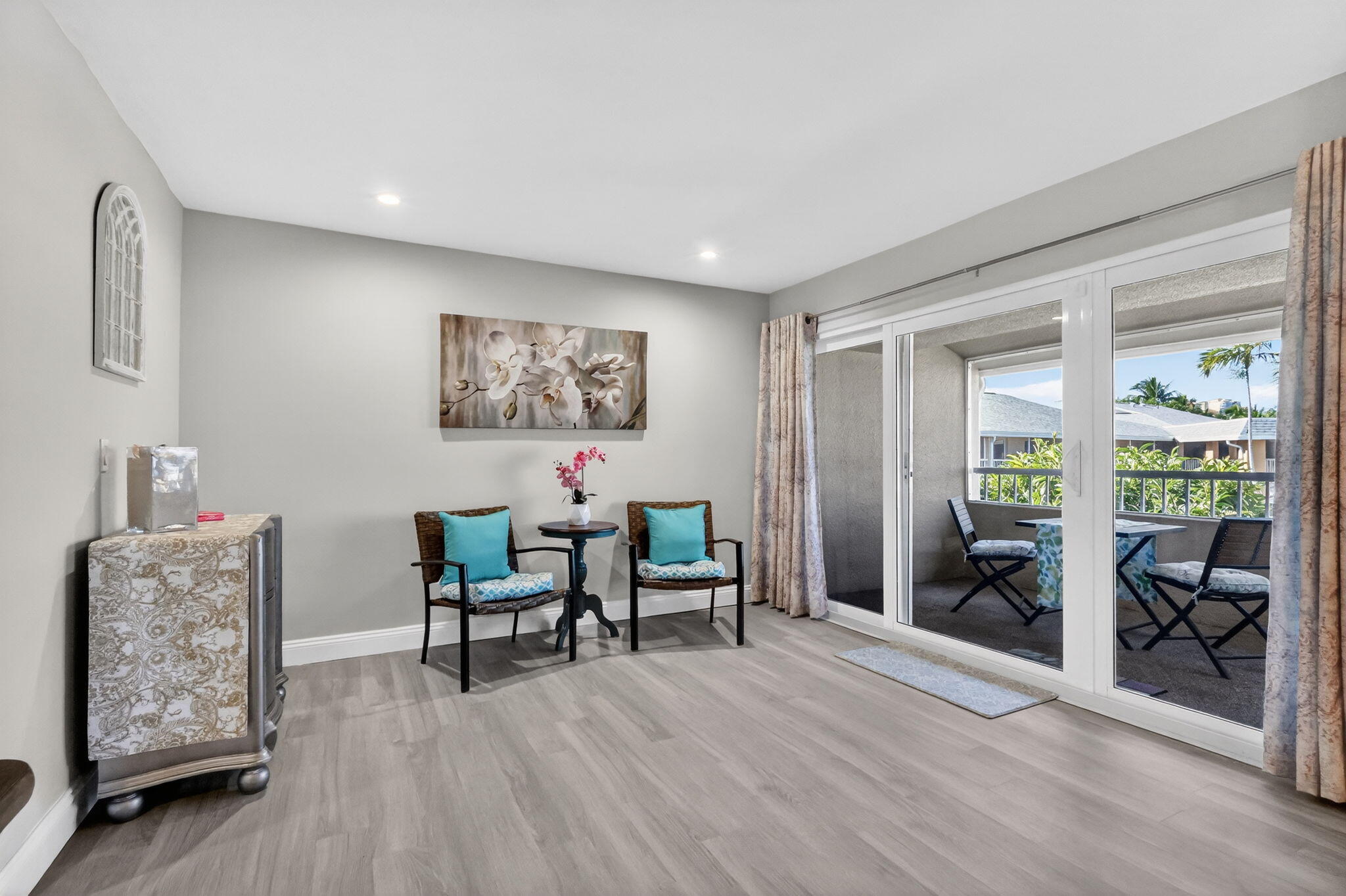 1100 Surf Road, Unit 201 Singer Island, FL 33404 - Photo 49 of 63 Sitting Area