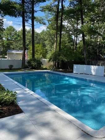 25 Alice Road Raynham, MA 02767 - Photo 4 of 17 Gallery Image 4