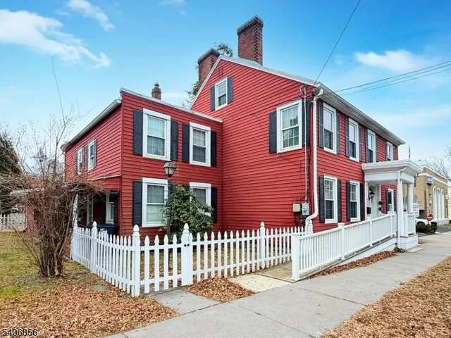 $1,695 | 416 Front Street, Belvidere, NJ 07823