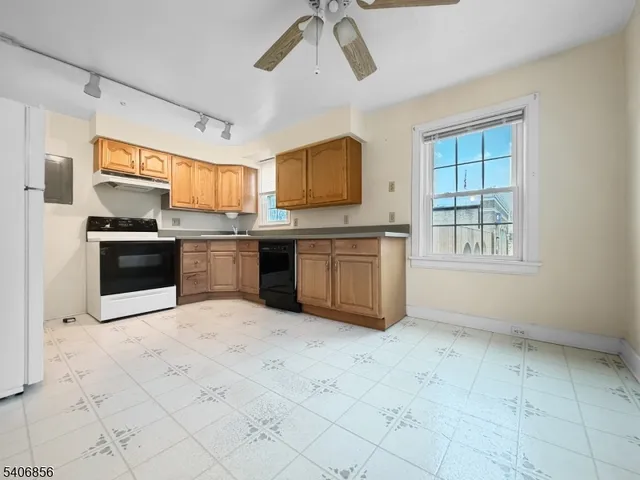 $1,695 | 416 Front Street, Belvidere, NJ 07823