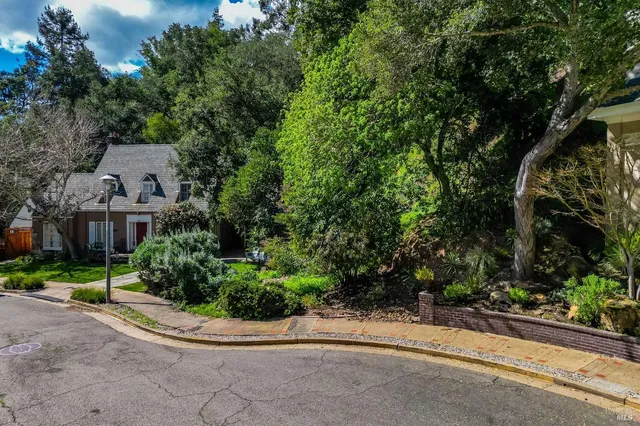 $549,000 | 22 Valant Place, Piedmont, CA 94610