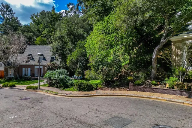 $549,000 | 22 Valant Place, Piedmont, CA 94610